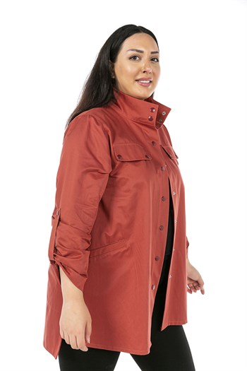 Büyük Beden Yanları Yırtmaçlı Katlamalı Kollu Cepli Çıtçıt Detaylı Gül Kurusu Trençkot