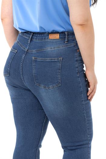 Büyük Beden Yüksek Bel Dar Paça Mavi Denim Pantolon
