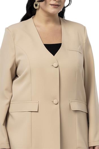 Büyük Beden Kaplama Düğmeli Süs Cep Kapaklı Vatkalı Bej Rengi Ceket