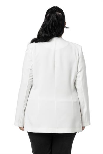 Büyük Beden Kaplama Düğmeli Süs Cep Kapaklı Vatkalı Beyaz Ceket