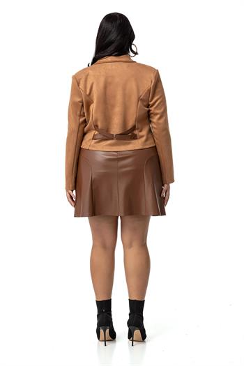 Büyük Beden Sırtta Deri Çapraz Bant Detaylı Yarım Kuşaklı Kısa Süet Kahverengi Ceket