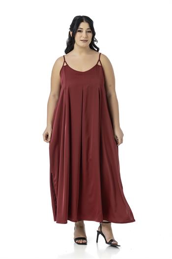 Büyük Beden Ayarlanabilir İnce Askılı Derin Plikaşe Detaylı Yırtmaçlı Saten Uzun Bordo Elbise