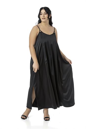 Büyük Beden Ayarlanabilir İnce Askılı Derin Plikaşe Detaylı Yırtmaçlı Saten Uzun Siyah Elbise