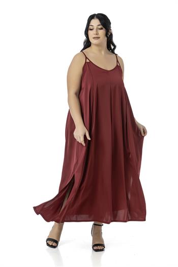 Büyük Beden Ayarlanabilir İnce Askılı Derin Plikaşe Detaylı Yırtmaçlı Saten Uzun Bordo Elbise