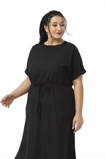 Büyük Beden Beli Lastikli Duble Yarasa Kollu Yanları Yırtmaçlı Siyah Midi Elbise  