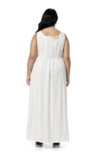 Büyük Beden Sırtı Gipeli Yanlarda Cepli Kolsuz Uzun Beyaz Elbise  