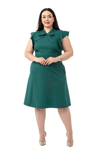 Büyük Beden Yakası Fularlı Kolları Volanlı Midi Zümrüt Yeşili Elbise 