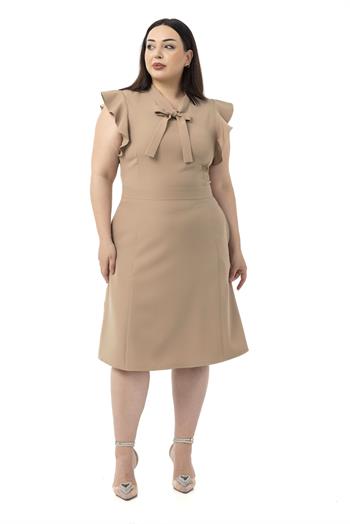 Büyük Beden Yakası Fularlı Kolları Volanlı Midi Vizon Elbise 