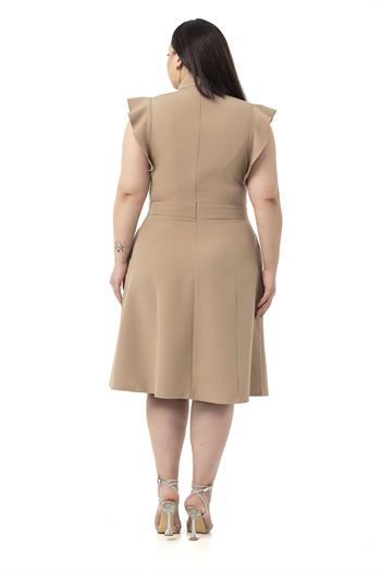 Büyük Beden Yakası Fularlı Kolları Volanlı Midi Vizon Elbise 