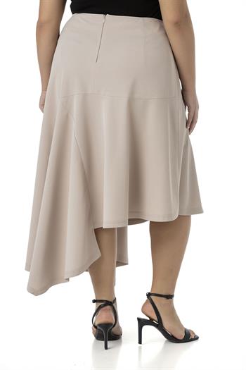 Büyük Beden Asimetrik Kesim Fermuar Kapamalı Bej Rengi Etek
