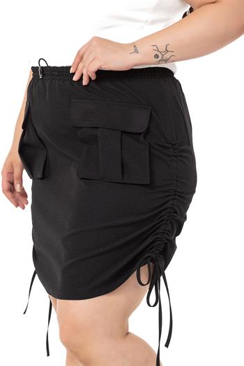 Büyük Beden Büzgü Detaylı Paraşüt Mini Siyah Etek 