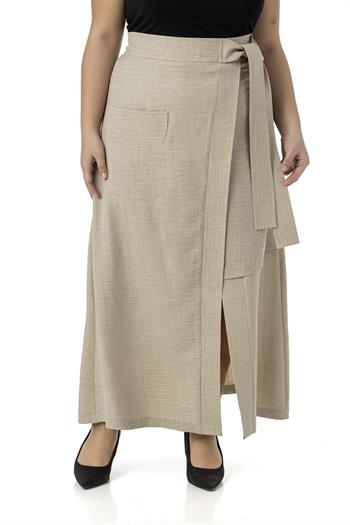 Büyük Beden Önden Yırtmaçlı Süs Bağlama Detaylı Torba Cepli Bej Rengi Midi Etek