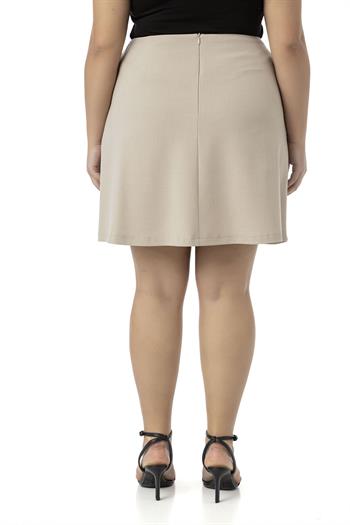 Büyük Beden Önü Çift Katlı Süs Düğme Detaylı Fermuar Kapamalı Mini Bej Rengi Etek