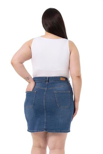 Büyük Beden Taşlama Detaylı Beş Cepli Mavi Mini Denim Etek