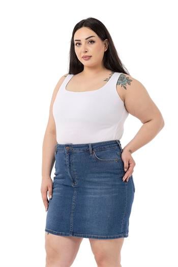 Büyük Beden Taşlama Detaylı Beş Cepli Mavi Mini Denim Etek