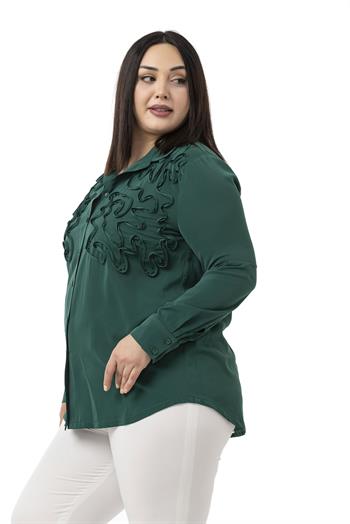 Büyük Beden Kabartmalı Kumaş Detaylı Zümrüt Yeşili Gömlek