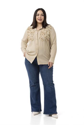Büyük Beden Kabartmalı Kumaş Detaylı Bej Rengi Gömlek