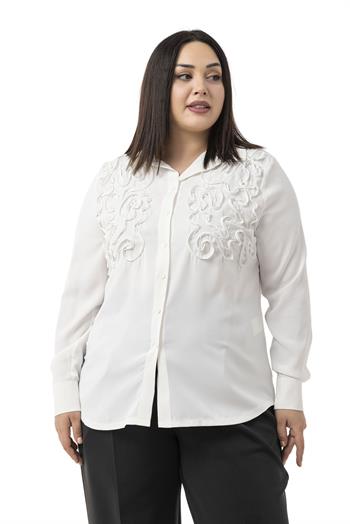 Büyük Beden Kabartmalı Kumaş Detaylı Beyaz Gömlek