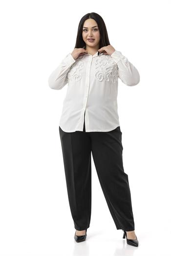 Büyük Beden Kabartmalı Kumaş Detaylı Beyaz Gömlek