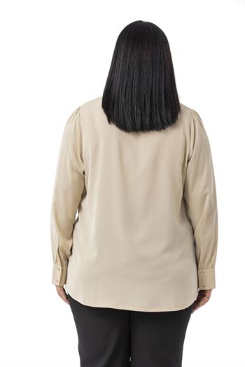 Büyük Beden Önü Fırfır Detaylı Gömlek Yaka Manşetli Bej Rengi Gömlek