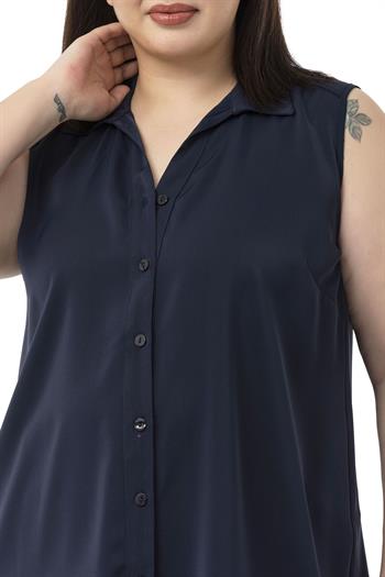 Büyük Beden Sırtta Plikaşe Detaylı Kolsuz Lacivert Gömlek