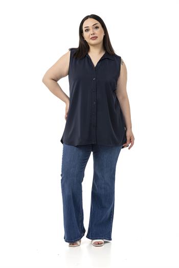 Büyük Beden Sırtta Plikaşe Detaylı Kolsuz Lacivert Gömlek