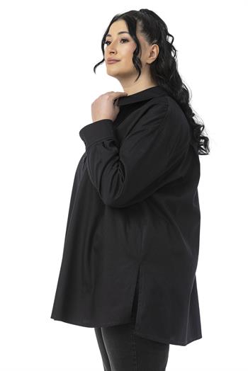Büyük Beden Yanları Yırtmaçlı Gabardin Siyah Gömlek