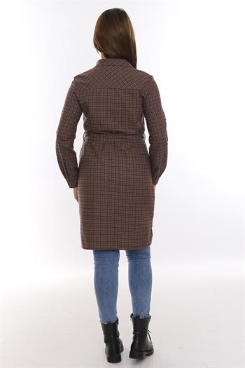 Kareli Göğüsten Cepli Asimetrik Kesim Detaylı Kuşaklı Uzun Dokuma Kahverengi Tunik Gömlek