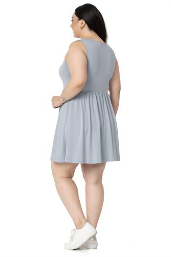 Büyük Beden Süs Düğme Detaylı Viskon Kısa Açık Gri Elbise