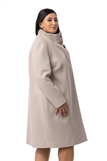 Büyük Beden Dik Yaka Düğme Detaylı Astarlı Bej Rengi Kaşe Kaban