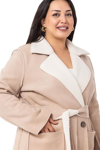 Büyük Beden İçi Kürklü Pis Dikişli Kuşaklı Cepli Süet Bej Rengi Kaban 