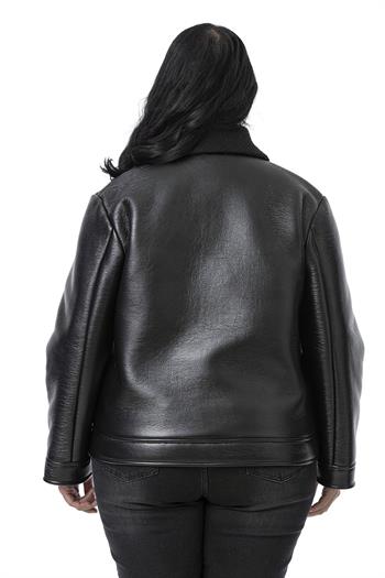 Büyük Beden İçi Kürklü Fermuarlı Yakası Toka Detaylı Siyah Deri Mont