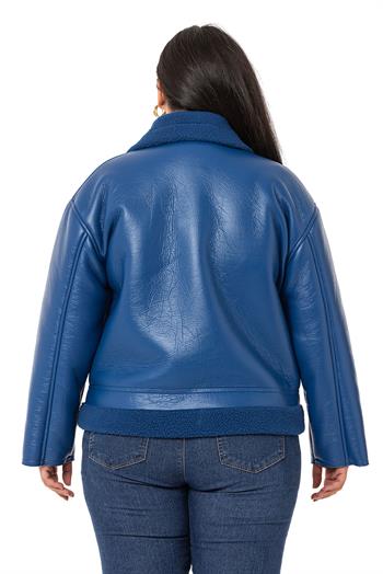 Büyük Beden Yakası ve Eteği Kürklü Fleto Cepli Fermuarlı Saks Mavi Deri Mont