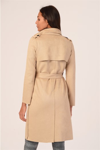 Omuzdan Apoletli Kuşaklı ve Yırtmaçlı Astarsız Bej Rengi Süet Trençkot 