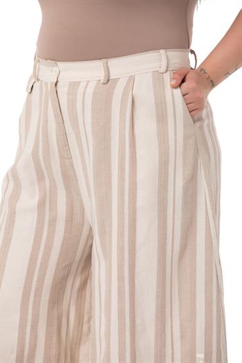Plus Size Wide Leg Pocket Bermuda BeigeTrousers