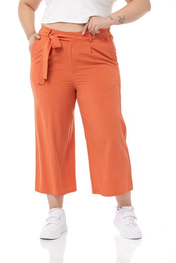 Büyük Beden Kuşak Detaylı Cepli Boru Paça Tarçın Capri Pantalon