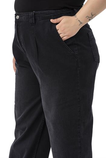 Büyük Beden Önü Pileli Yarım Balon Kesim Beli Arkadan Lastikli Cepli Denim Siyah Pantolon