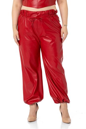 Büyük Beden Paçası Büzgü Detaylı Deri Kırmızı Pantolon