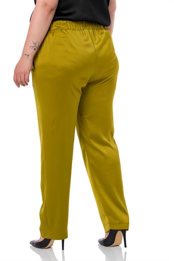 Büyük Beden Pile Detaylı Cepsiz Beli Lastikli Dar Paça Saten Yeşil Pantalon