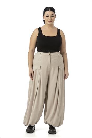 Büyük Beden Şalvar Kesim Beli Arkadan ve Paçası Lastikli Derin Plikaşe Detaylı Bej Rengi Pantolon