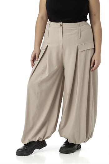 Büyük Beden Şalvar Kesim Beli Arkadan ve Paçası Lastikli Derin Plikaşe Detaylı Bej Rengi Pantolon