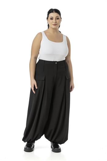 Büyük Beden Şalvar Kesim Beli Arkadan ve Paçası Lastikli Derin Plikaşe Detaylı Siyah Pantolon
