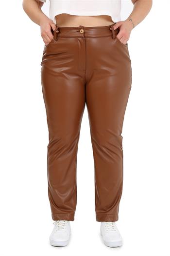 Büyük Beden Arka Cepli Dar Paça Kahverengi Deri Pantolon