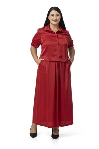 TEK KALANLARBüyük Beden Beli Lastikli Etek ve Mini Kısa Kollu Gömlek Kırmızı İkili TakımDISENTIS MODESTBüyük Beden Beli Lastikli Etek ve Mini Kısa Kollu Gömlek Kırmızı İkili Takım