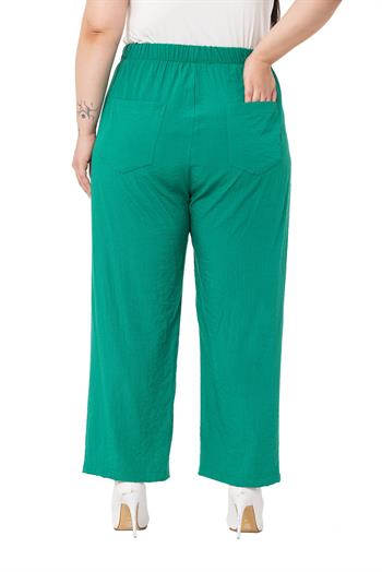 Büyük Beden Beli Lastikli Önden Düğme Detaylı Arkası Cepli Geniş Paça Yeşil Pantolon