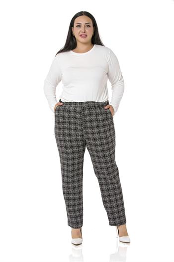 Büyük Beden Beli Lastikli Cepli Dar Paça Siyah Pantolon
