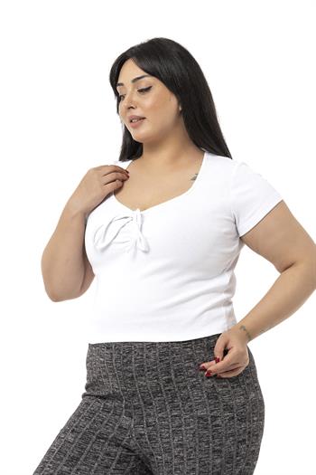 Büyük Beden Yarım Kollu Göğüste Bağcık Detaylı Kaşkorse Beyaz Body