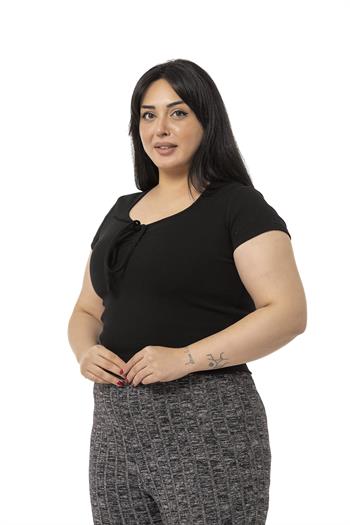 Büyük Beden Yarım Kollu Göğüste Bağcık Detaylı Kaşkorse Siyah Body