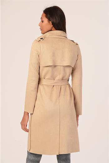 Omuzdan Apoletli Kuşaklı ve Yırtmaçlı Astarsız Bej Rengi Süet Trençkot 