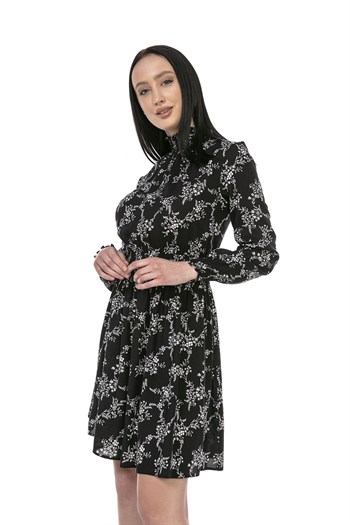 Yakası Kolları ve Beli Gipeli Küçük Çiçekli Siyah Tunik Elbise